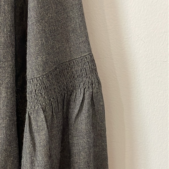 LOFT Women’s Charcoal Gray Smocked V-Neck Flannel Feel Blouse Size XS - Picture 5 of 11